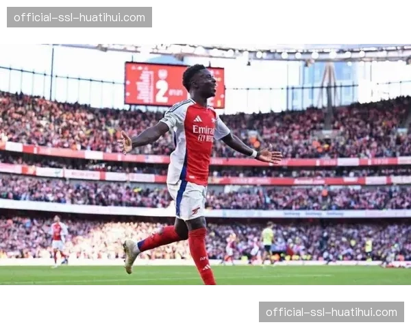 从争议到英雄：萨卡点球破门完成自我救赎，坦言“压力巨大”