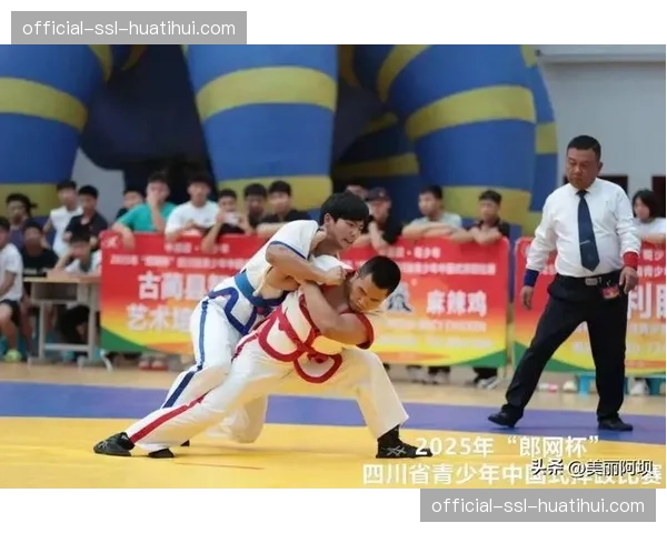 全国中国式摔跤锦标赛运动员年龄覆盖18至45岁